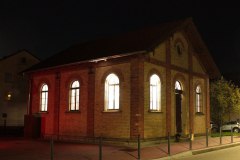 Die ehemalige Synagoge strahlte festlich erleuchtet.