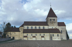 St. Georg auf der Reichenau mit fünf Obergaden-Fenstern