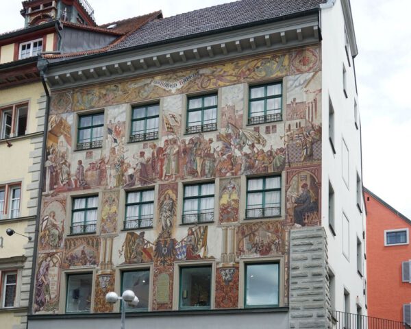 Fassadenmalerei in Konstanz: Haus zum Hohen Hafen ist Denkmal des Monats März 2025