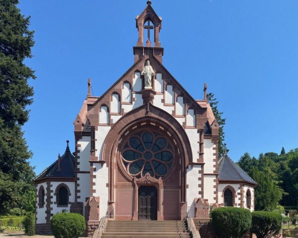 Restauriert und stabilisiert: Kapelle auf dem Bergfriedhof von Karlsruhe-Durlach ist Denkmal des Monats Juli 2025