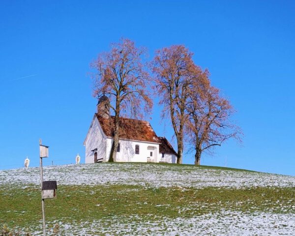 Umfassend instandgesetzt: Kalvarienbergkapelle bei Niederwangen ist Denkmal des Monats Februar 2026